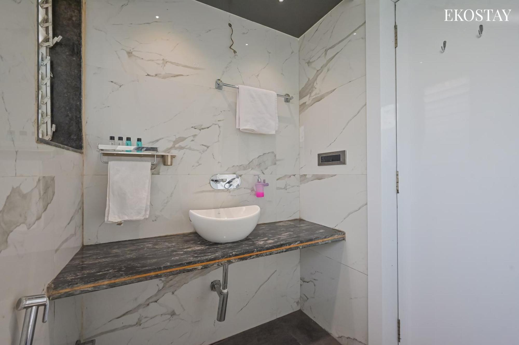 Ekostay Gold - Peninsula Villa Lonavala Εξωτερικό φωτογραφία